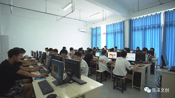 中原艺校计算机教室